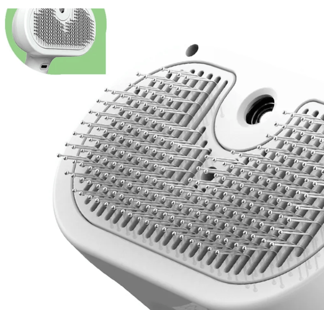 FURDUO EasyClean moisturizing pet comb with ergonomic handle and wide teeth for gentle grooming of cats and dogs.